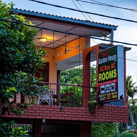 Tony'S Garden House Back Packers Inn 자프나 외부 사진