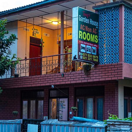 Tony'S Garden House Back Packers Inn 자프나 외부 사진